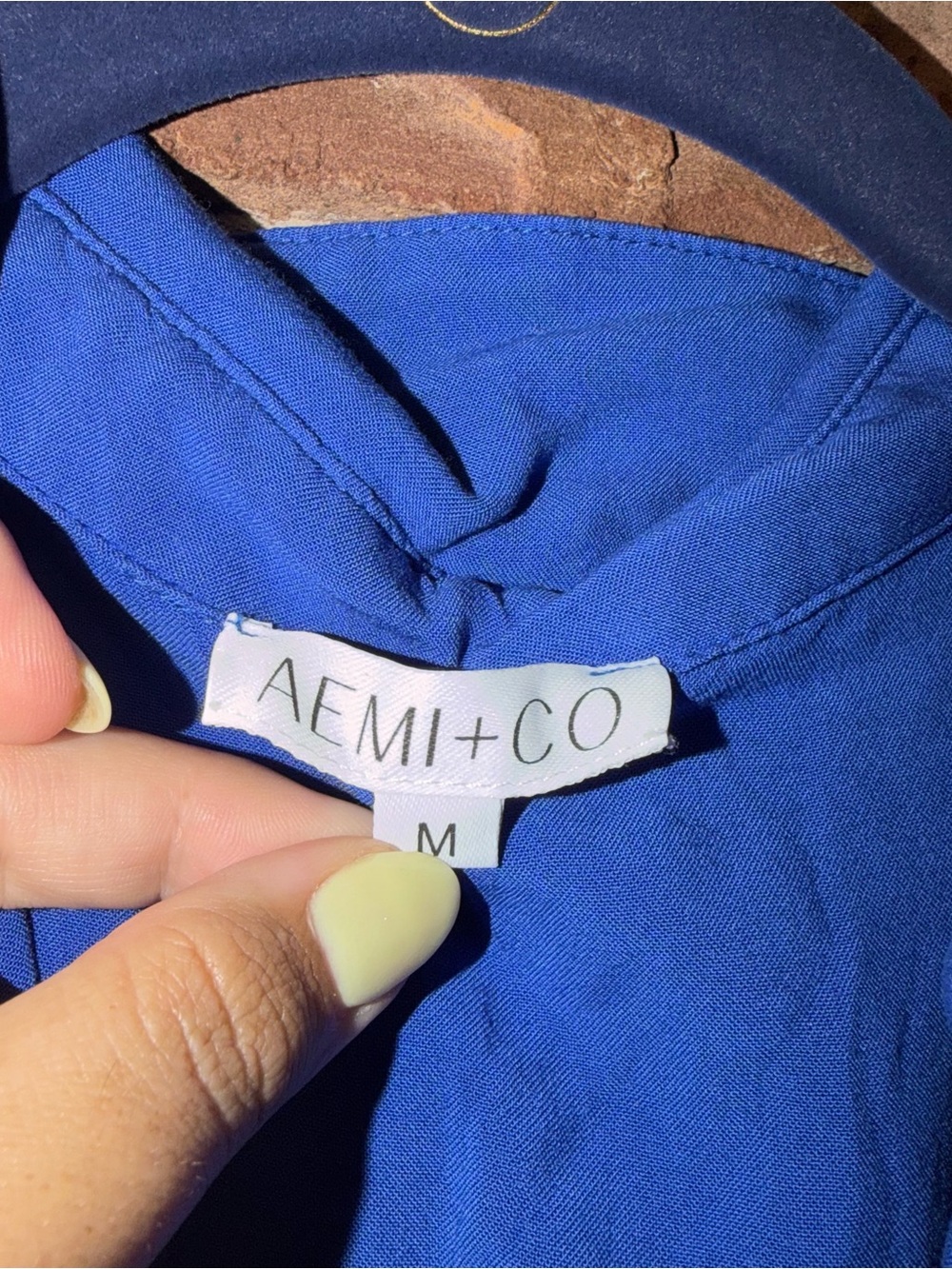 Aemi + Co Raw Edge Seam Collared Long Sleeve Shirt Size Medium - Picture 5 of 5
